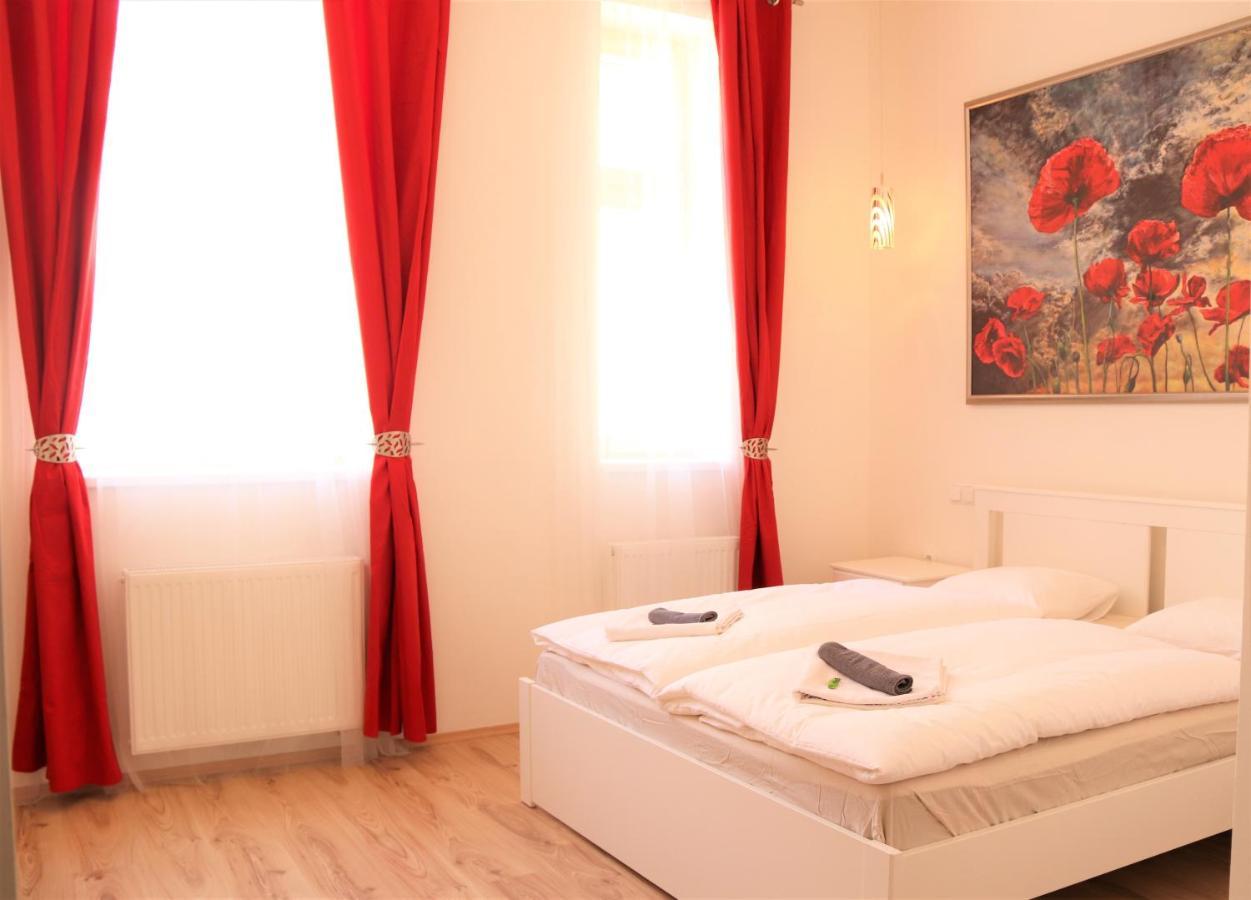 Lejlighedshotel Flowers 2*